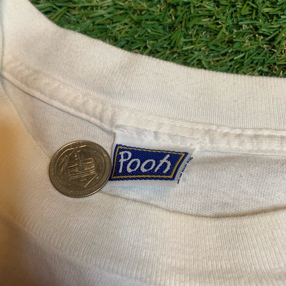 90’s Winnie the Pooh T-shirt - Picture 3 of 5